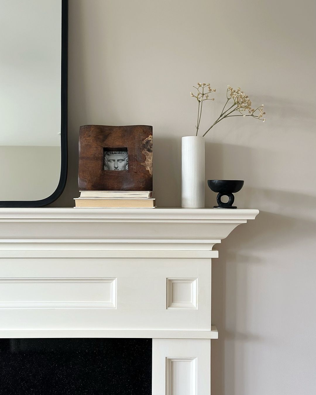 How to Decorate a Fireplace Mantel