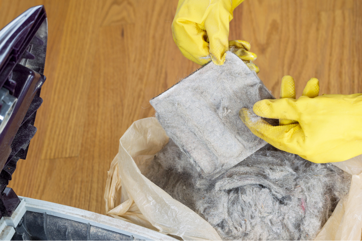 how to clean vacuum filter